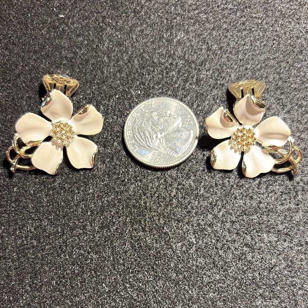 Elegant White and Gold Floral Clasped Earrings with Sculptural Design by EMMONS